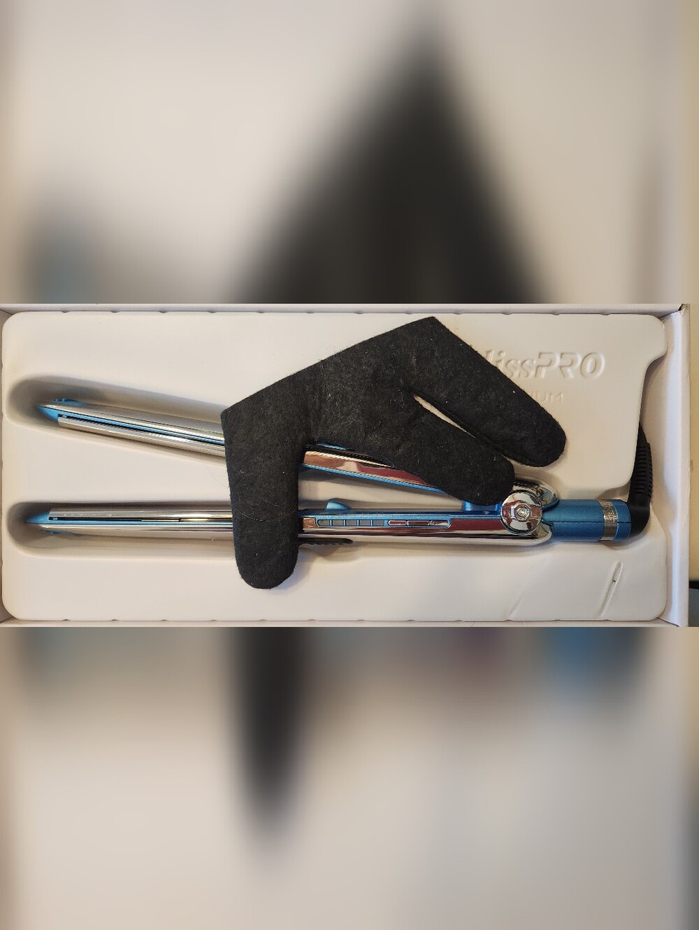 BaBylissPRO Nano Titanium Prima3000 1¼" Flat Iron - Blue/Silver - Picture 7 of 7